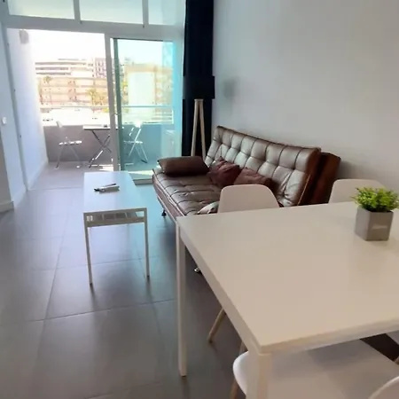 Reformado Cerca De La Playa Y El Yumbo